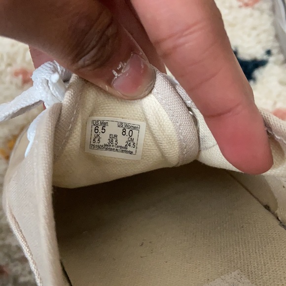 Vans - Picture 2 of 4